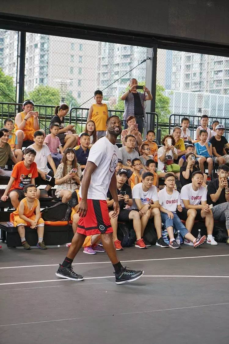 关于英格兰队士气高涨,力求在球场上一展身手的信息 关于英格兰队士气高涨,力求在球场上一展身手的信息