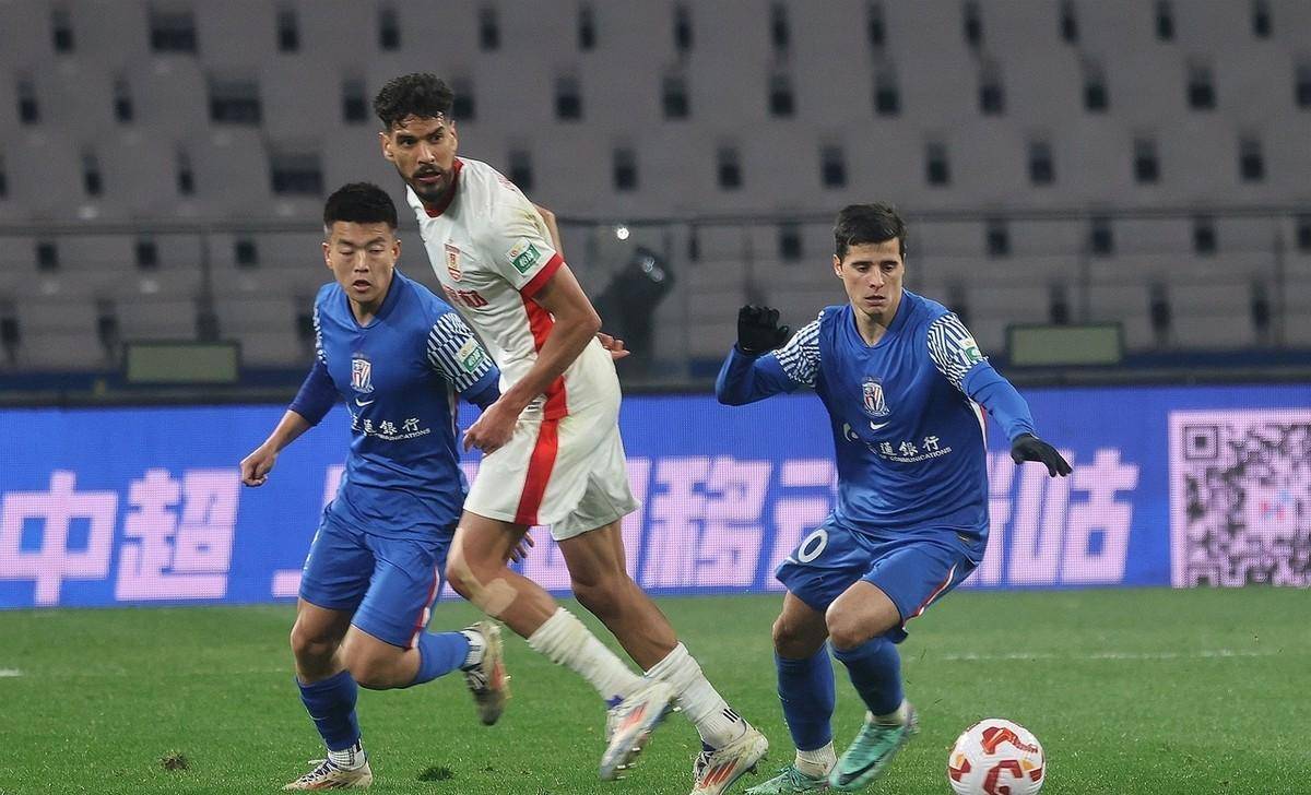 申花外援连入两球,帮助球队战胜泰达 申花外援连入两球,帮助球队战胜泰达