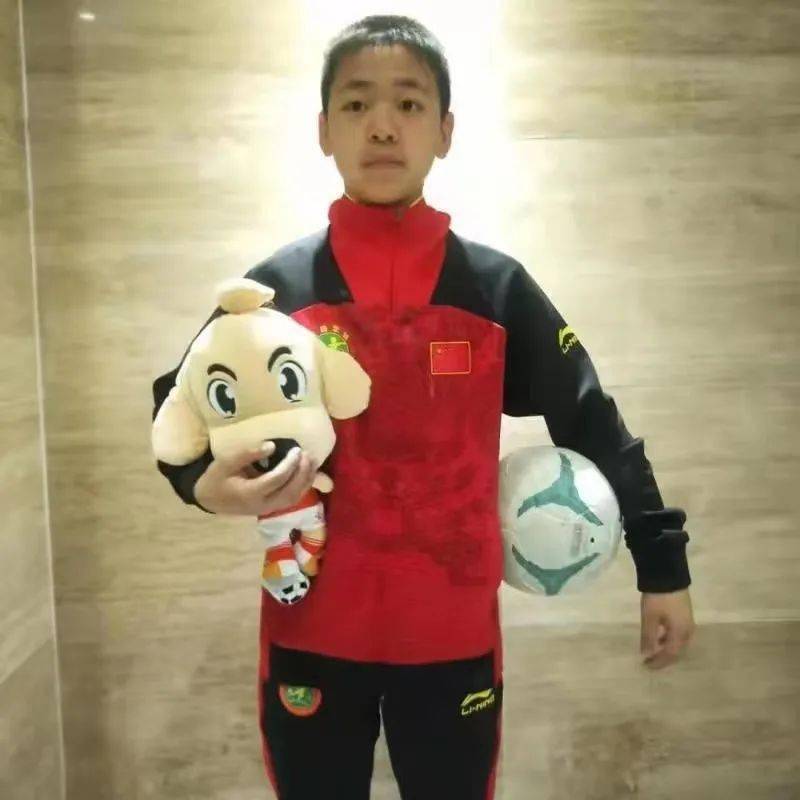 爱游戏体育-圣彼得堡泽尼特队员奋力拼搏，争取更大胜利的简单介绍