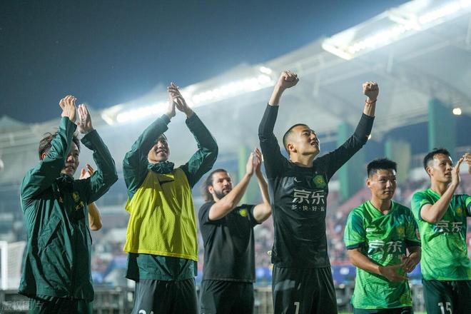 比赛中出现争执,球员需冷静处理情绪 比赛中出现争执,球员需冷静处理情绪