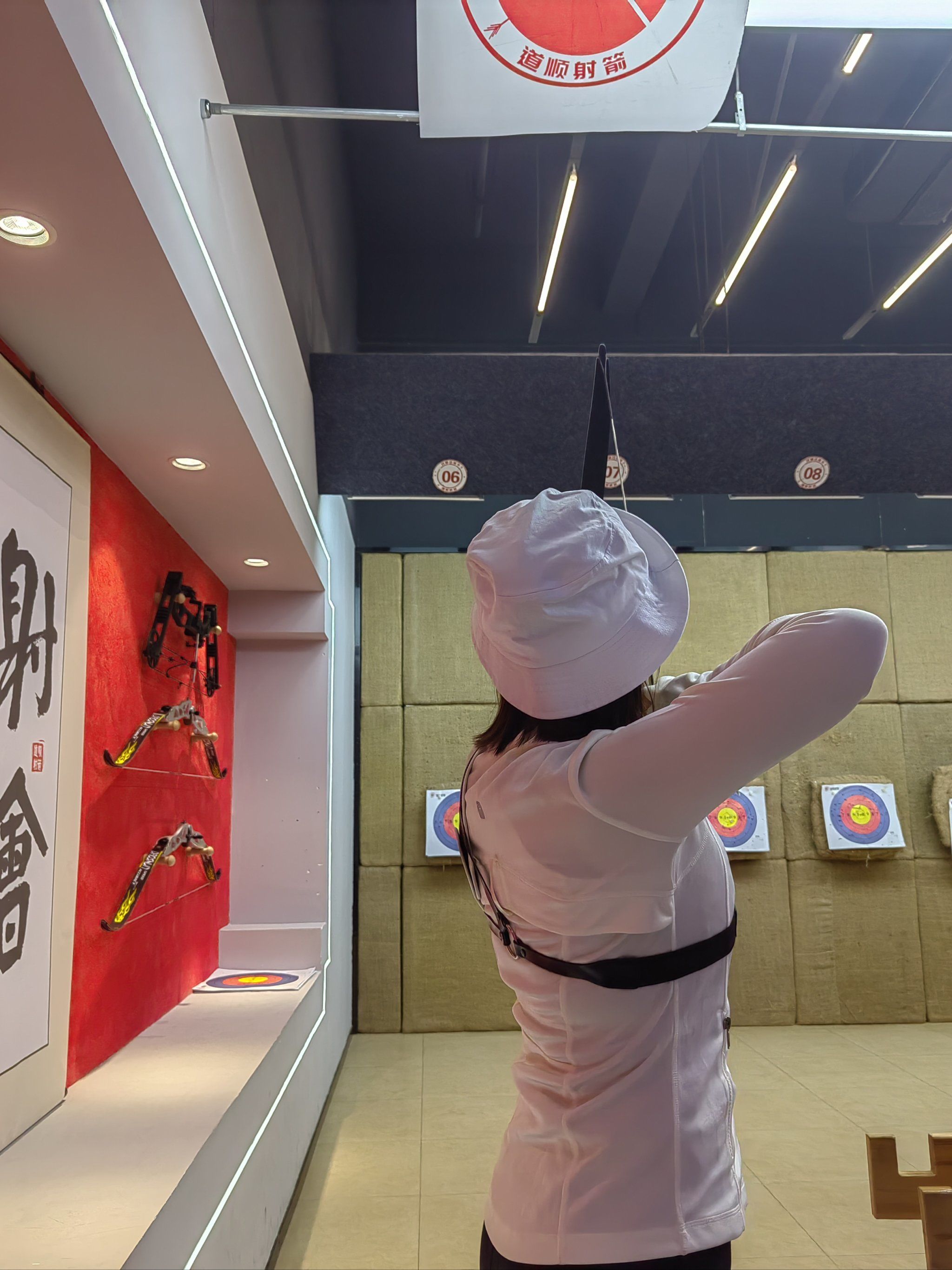 爱游戏tv-印度射箭选手击中靶心，精彩回放