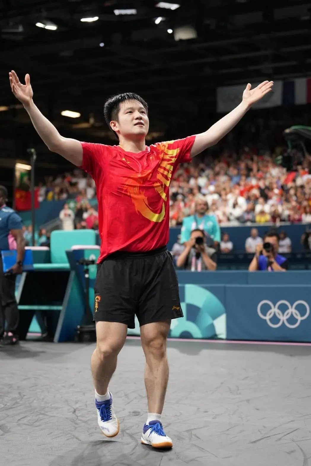 包含德国队鏖战中国队，樊振东状态火热的词条