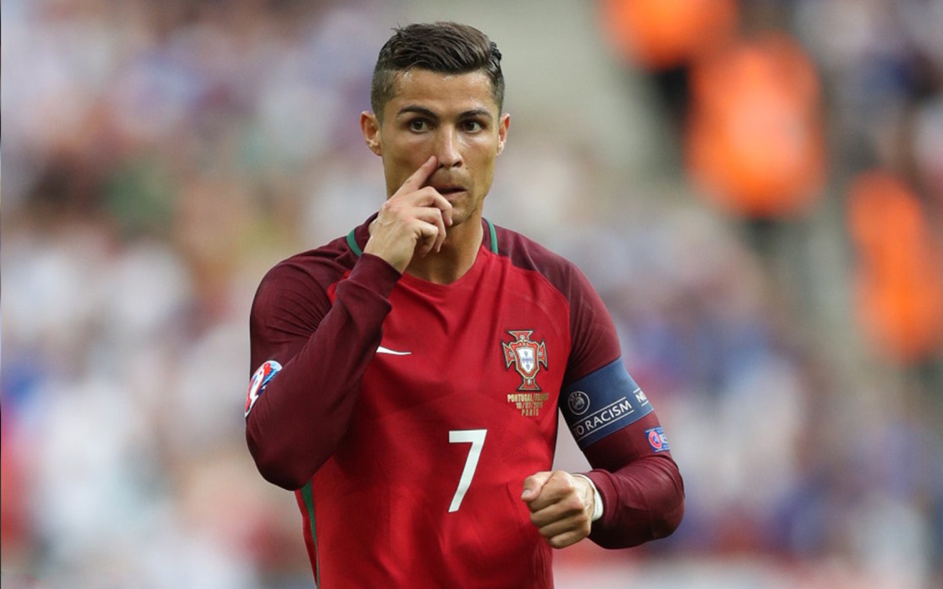 从法国单节拉开巴拉圭到C罗攻防转换核心，现代足球战术演变的微观与宏观