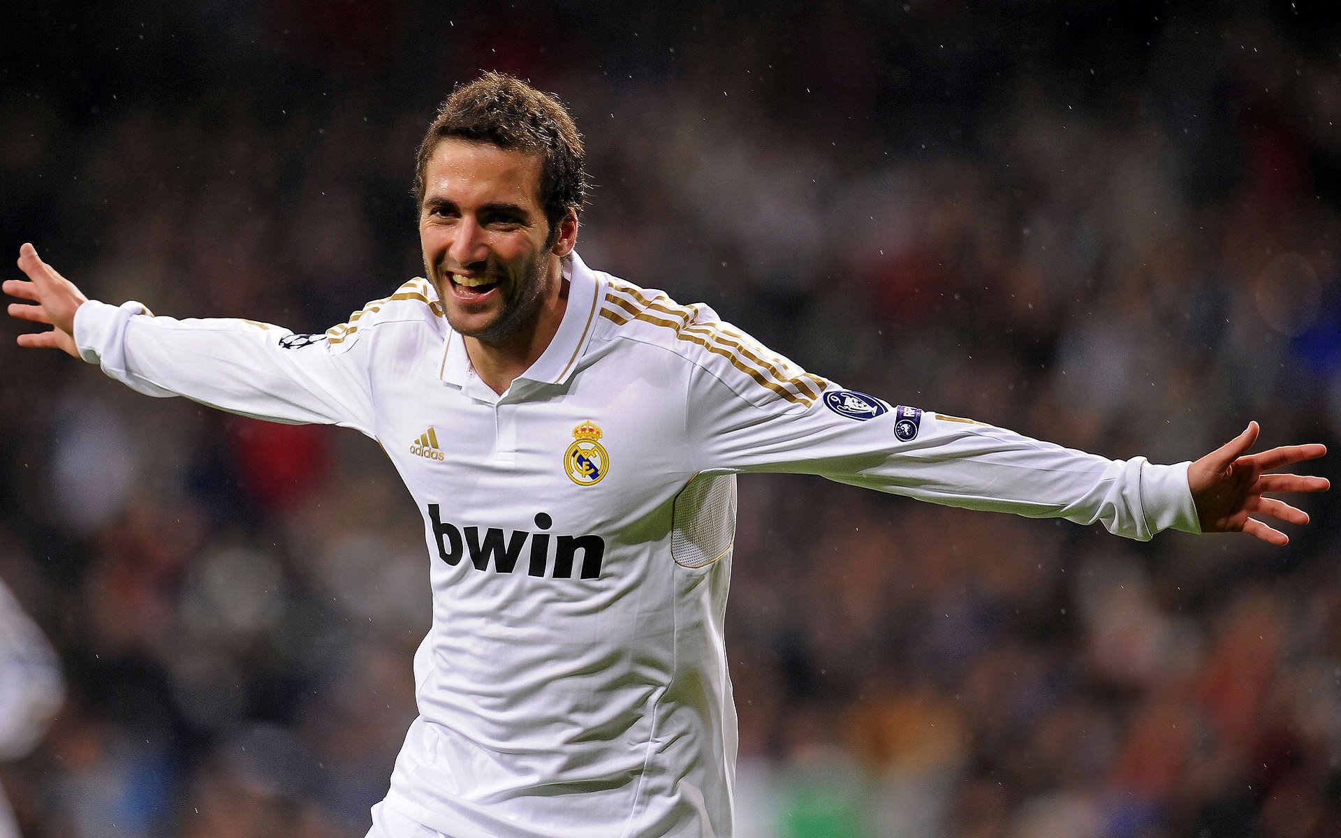 摩纳哥硬仗取胜曼联,恩佐成为关键先生