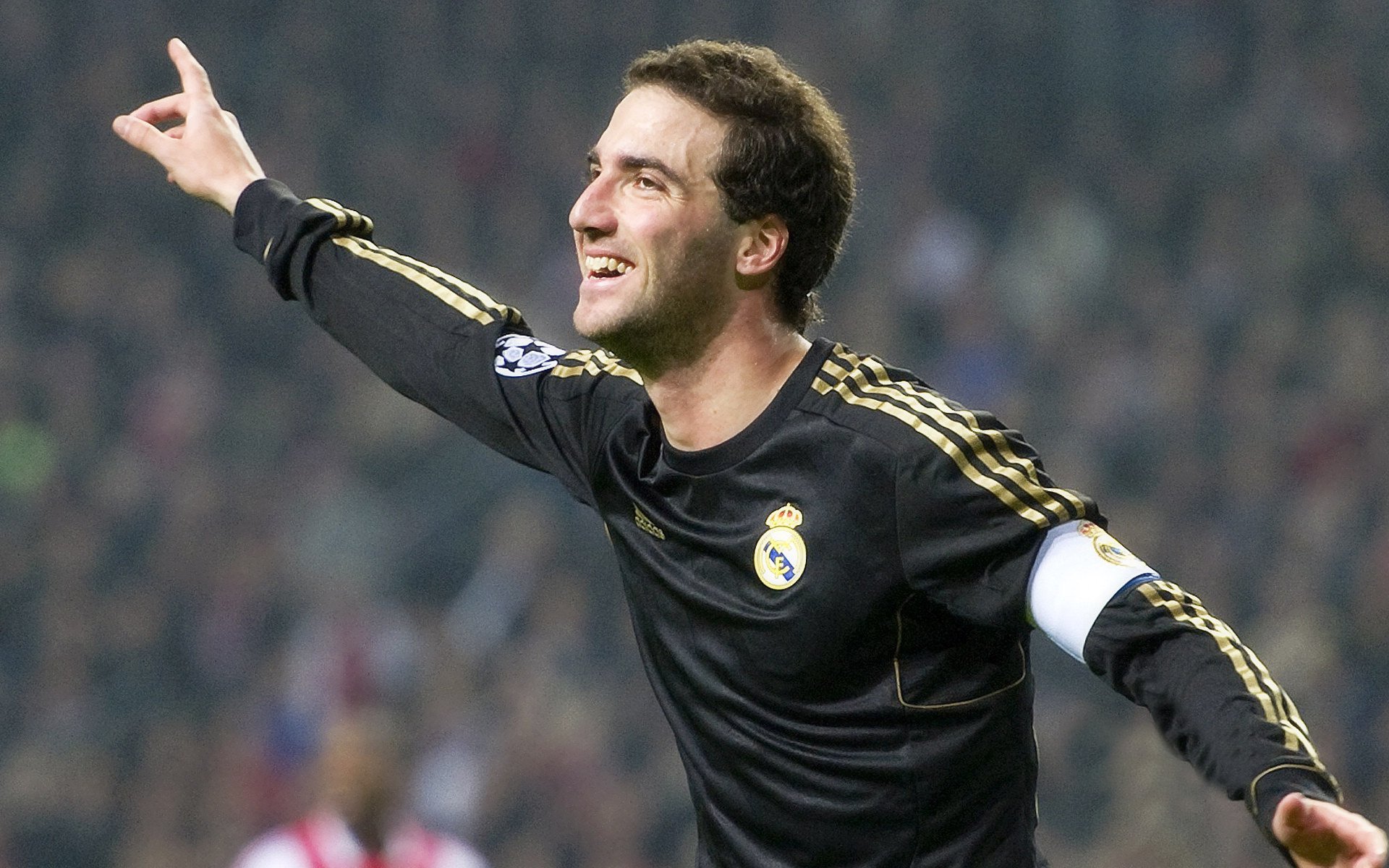 从高原奇迹到欧洲之巅，足球如何在不同维度书写英雄叙事